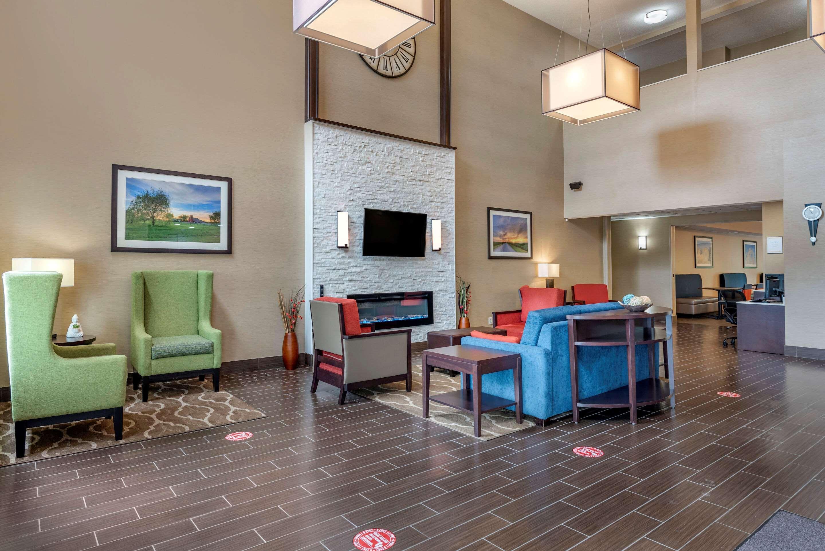 Comfort Suites Auburn Near I-69 Exterior foto